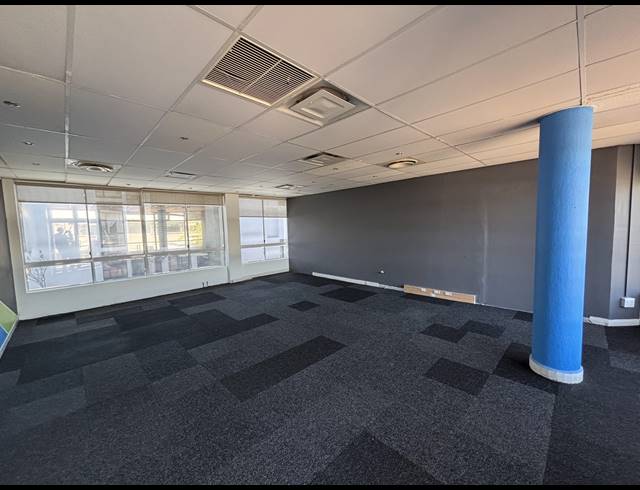53M² OFFICE TO LET IN LA LUCIA